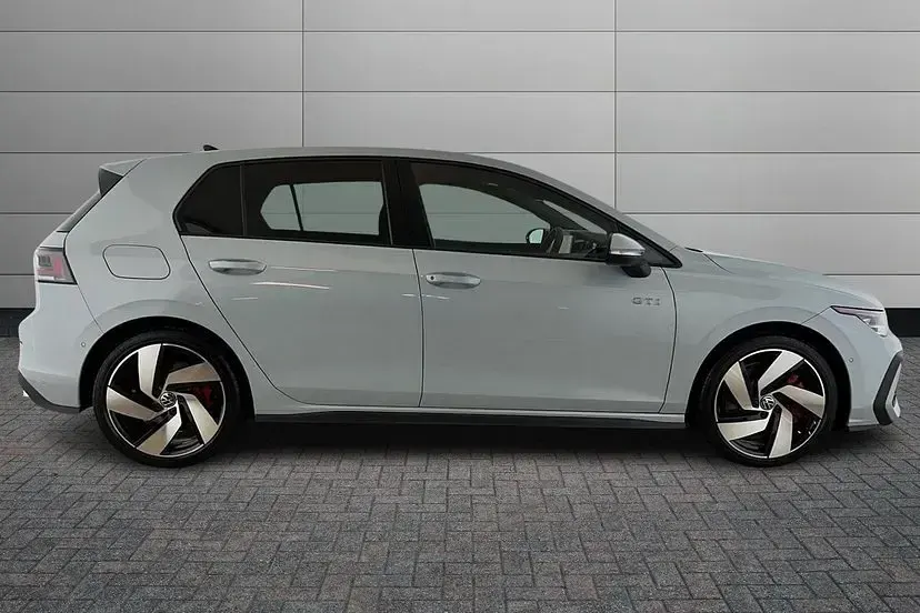 Used VW Golf VIII GTI 265 HP (194 kW) 2025 Urano grey Hatchback