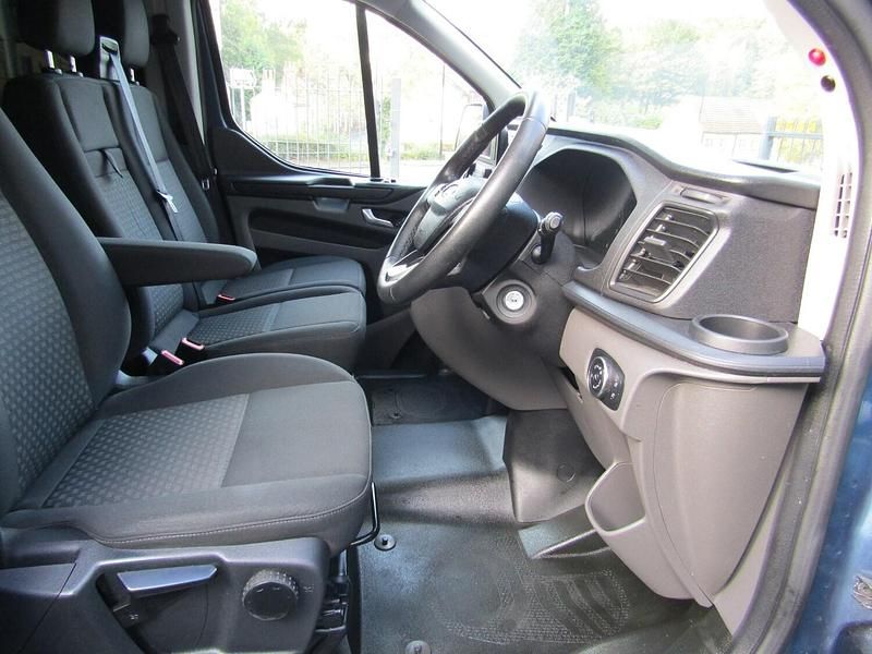Used Ford Transit Custom Trend 130 HP (95 kW) 2019 Blue Estate