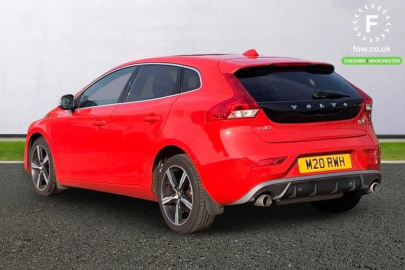 Begagnad Volvo V40 R-Design 2016 Röd Halvkombi