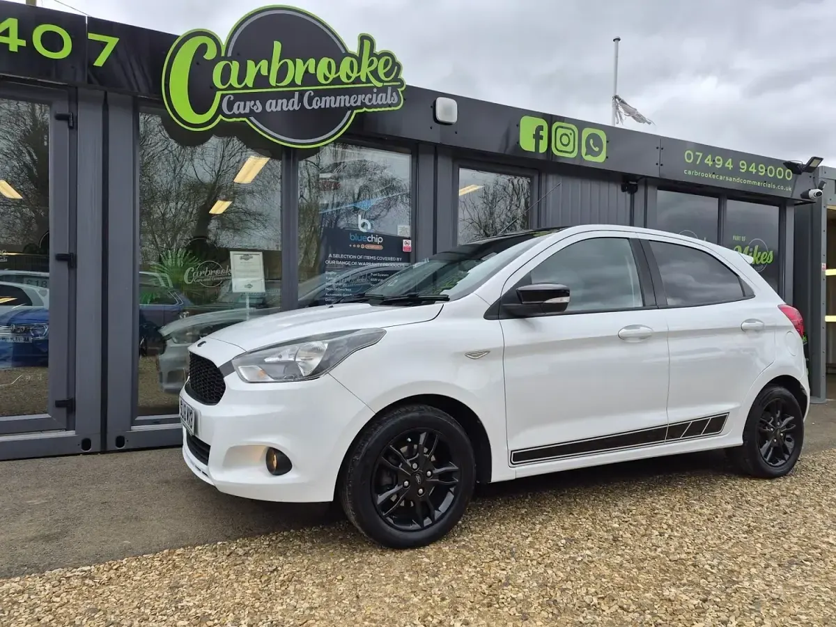 Used Ford Ka Plus Zetec 85 HP (62 kW) 2018 White Hatchback