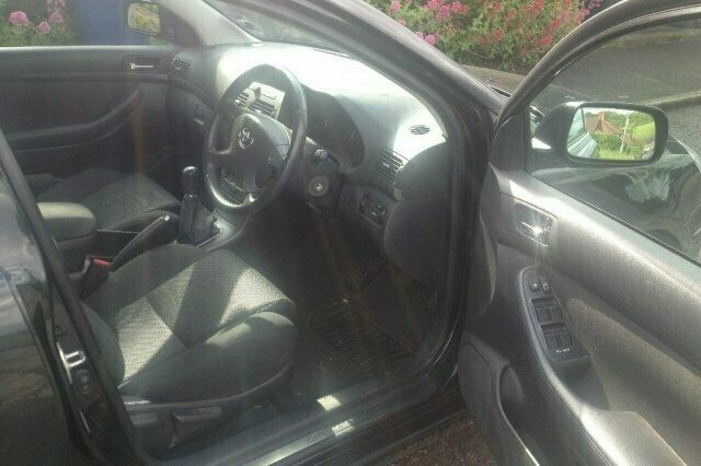 Usado Toyota Avensis 127 HP (93 kW) 2004 Citadino