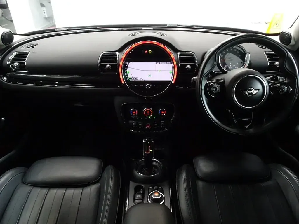 Used Mini Cooper Clubman Exclusive 192 HP (141 kW) 2019 Red Estate