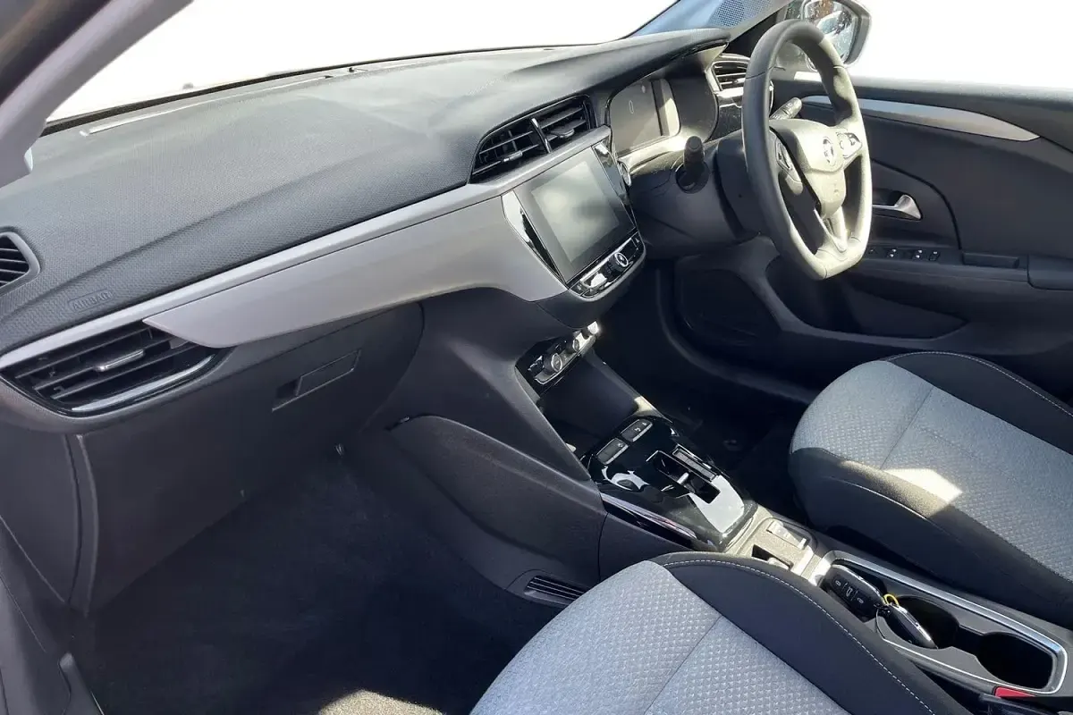 Used Vauxhall Corsa-e Design Edition 100 kW (136 HP) 2024 Silver Hatchback