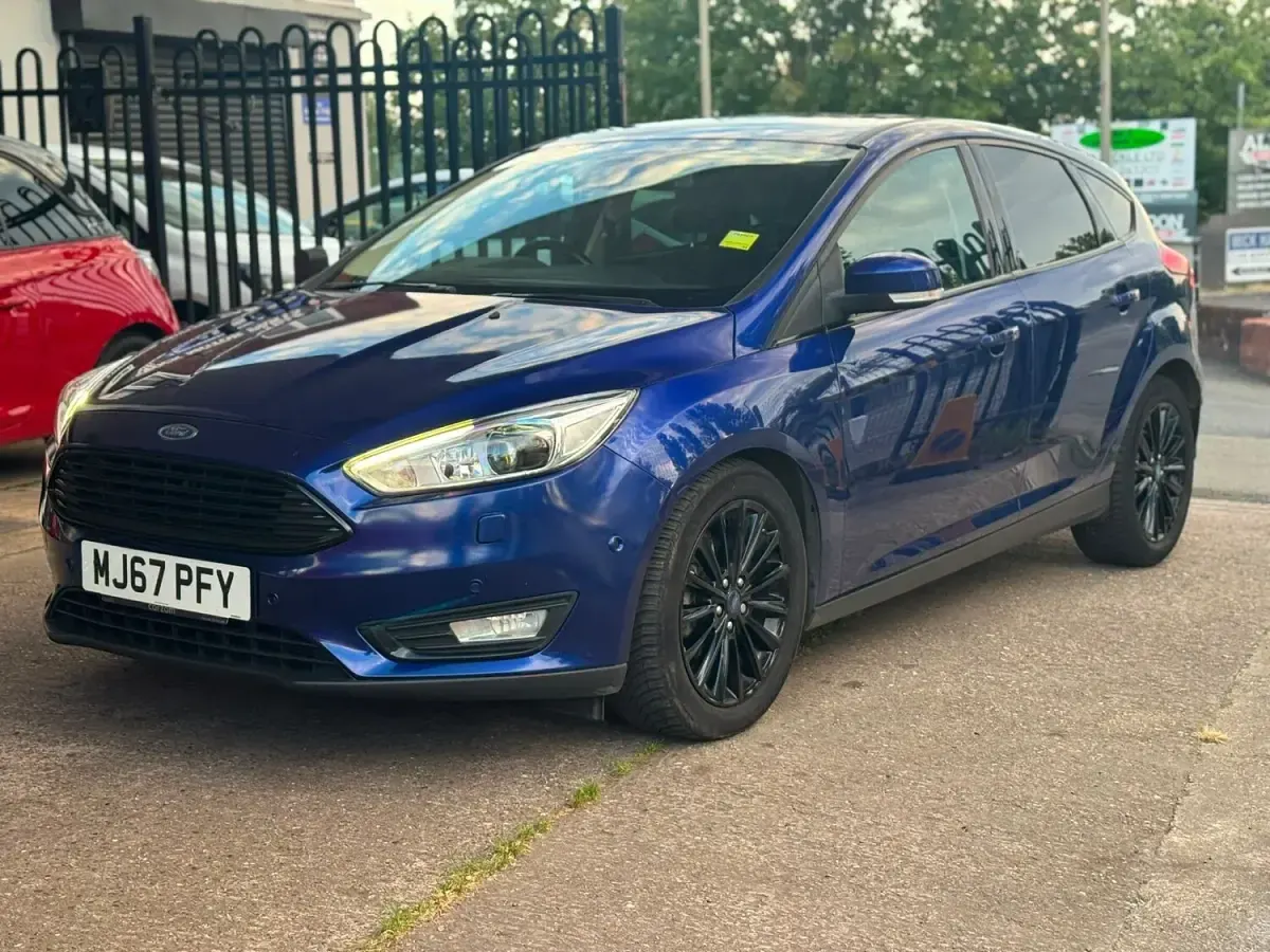 Used Ford Focus Titanium X 120 HP (88 kW) 2017 Blue Hatchback