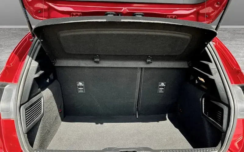 Used Ford Focus ST-Line 155 HP (114 kW) 2025 Red Hatchback