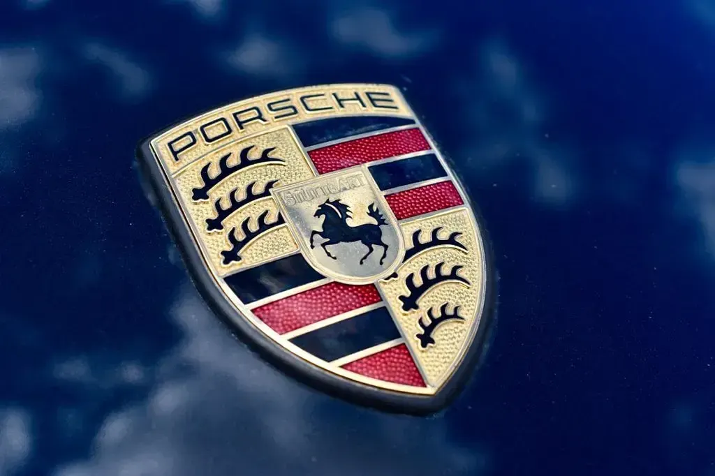 Used Porsche 911 Carrera 4 320 HP (235 kW) 2002 Black Coupe
