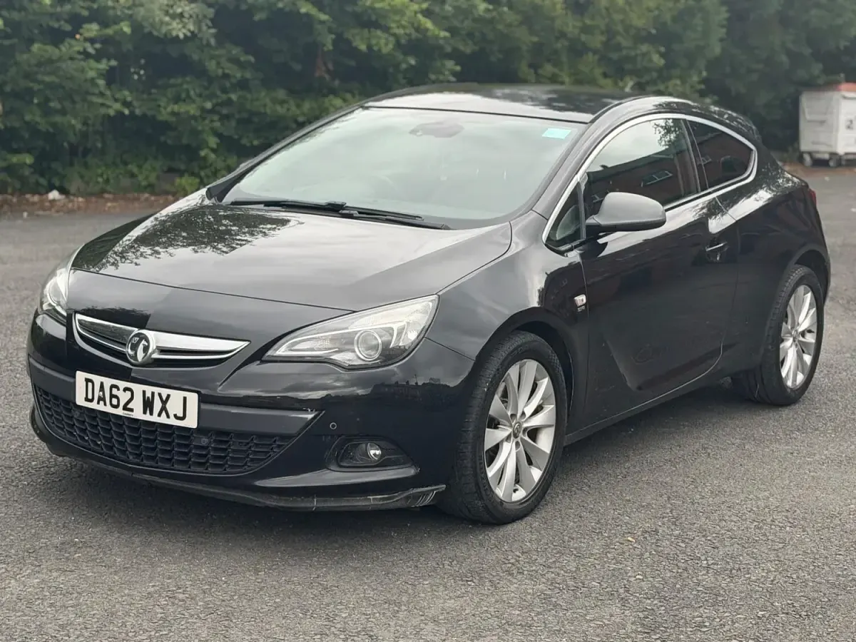 Used Vauxhall Astra GTC SRi 2013 Black Hatchback