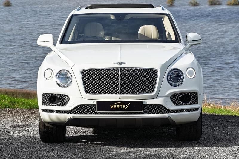 Used Bentley Bentayga 608 HP (447 kW) 2017 White SUV