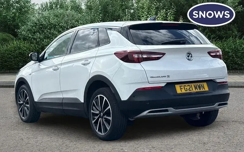 Used Vauxhall Grandland X Elite 131 HP (96 kW) 2021 White SUV