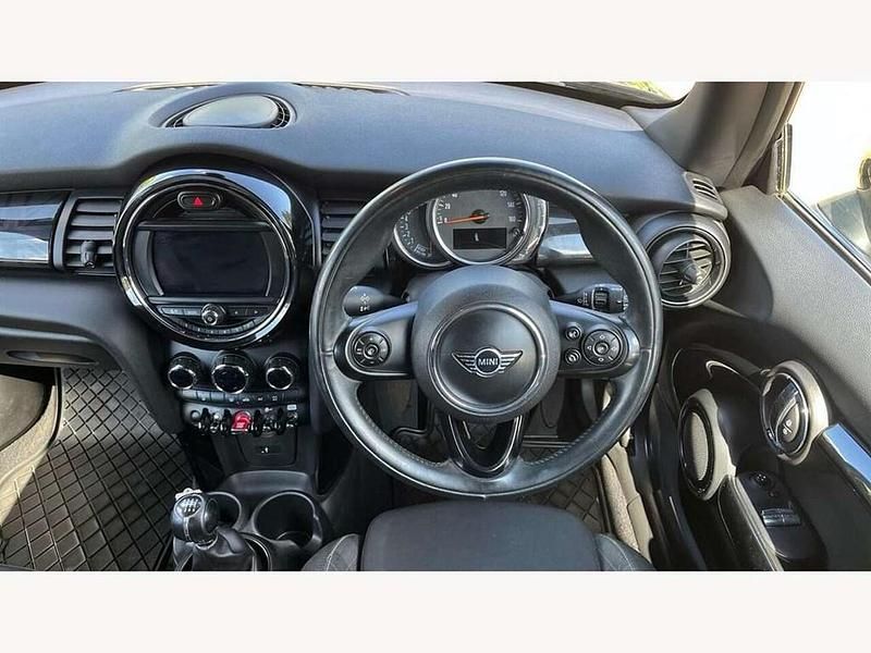 Używany Mini Cooper S Hatch 192 KM (141 kW) 2018 Czarny Hatchback