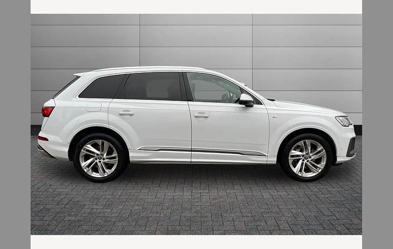 Used Audi Q7 S-Line 286 HP (210 kW) 2019 White SUV