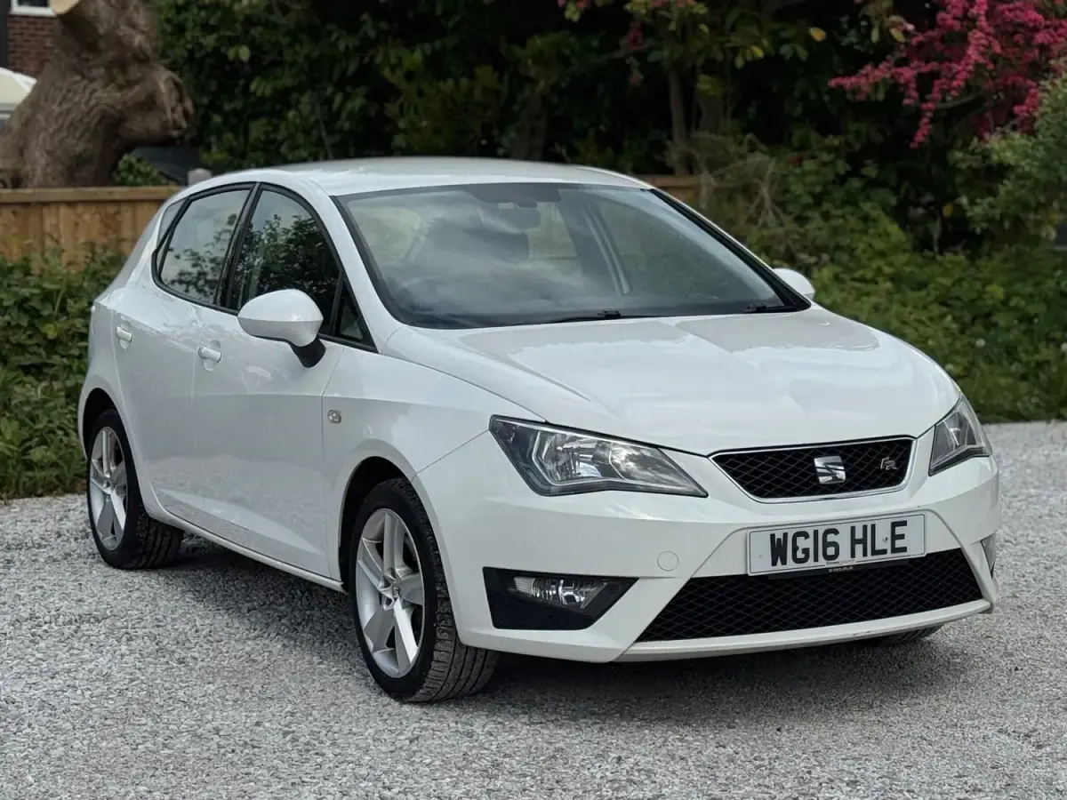 Używany Seat Ibiza FR 110 KM (80 kW) 2016 Biały Hatchback
