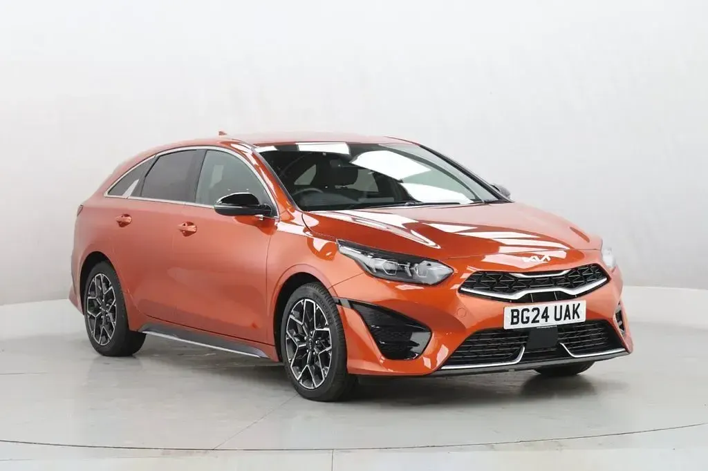 Used Kia ProCeed GT-Line 158 HP (116 kW) 2024 Orange Estate