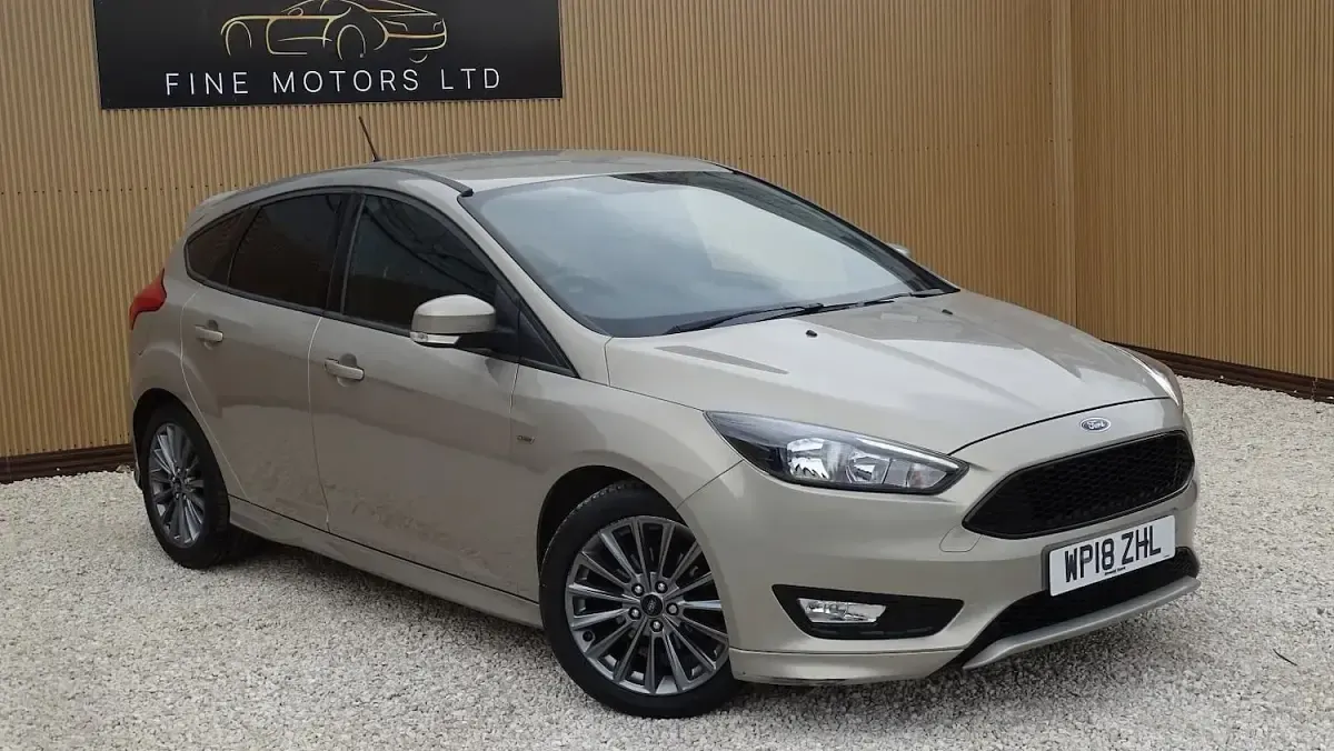 Used Ford Focus ST-Line 140 HP (102 kW) 2018 Silver Hatchback