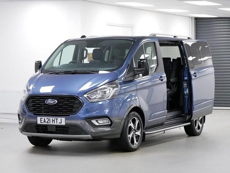 Used Ford Tourneo Active 130 HP (95 kW) 2021 Blue MPV