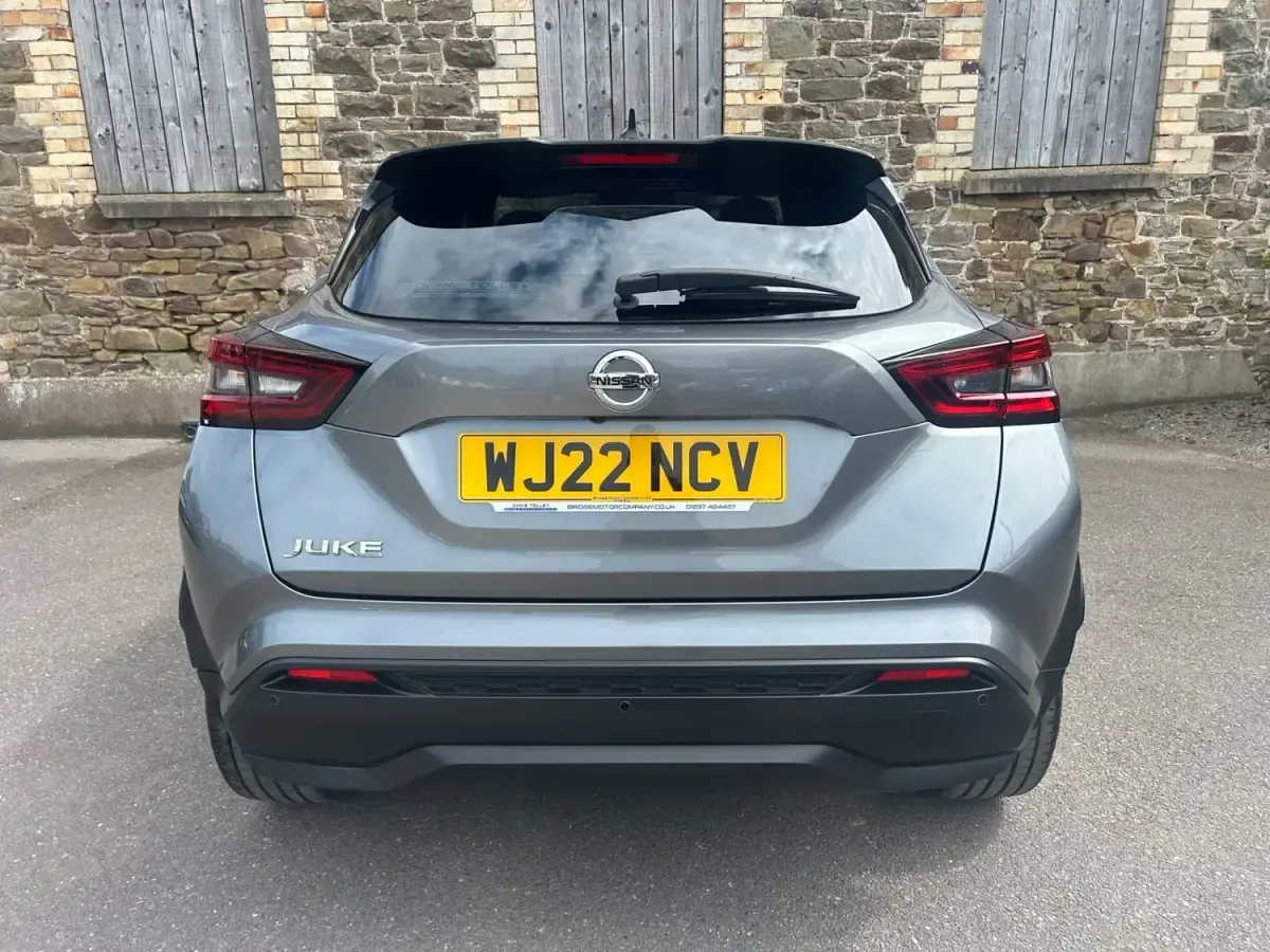 Usado Nissan Juke Tekna 2022 Gris SUV