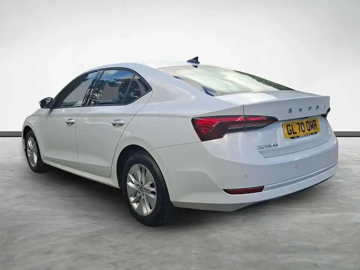 Used Skoda Octavia SE Technology 148 HP (108 kW) 2020 White Hatchback