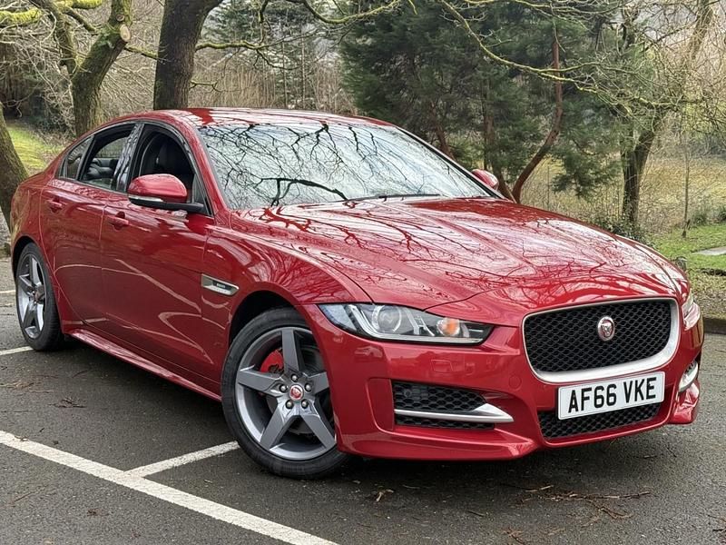 Used Jaguar XE R-Sport 240 HP (176 kW) 2016 Red Sedan