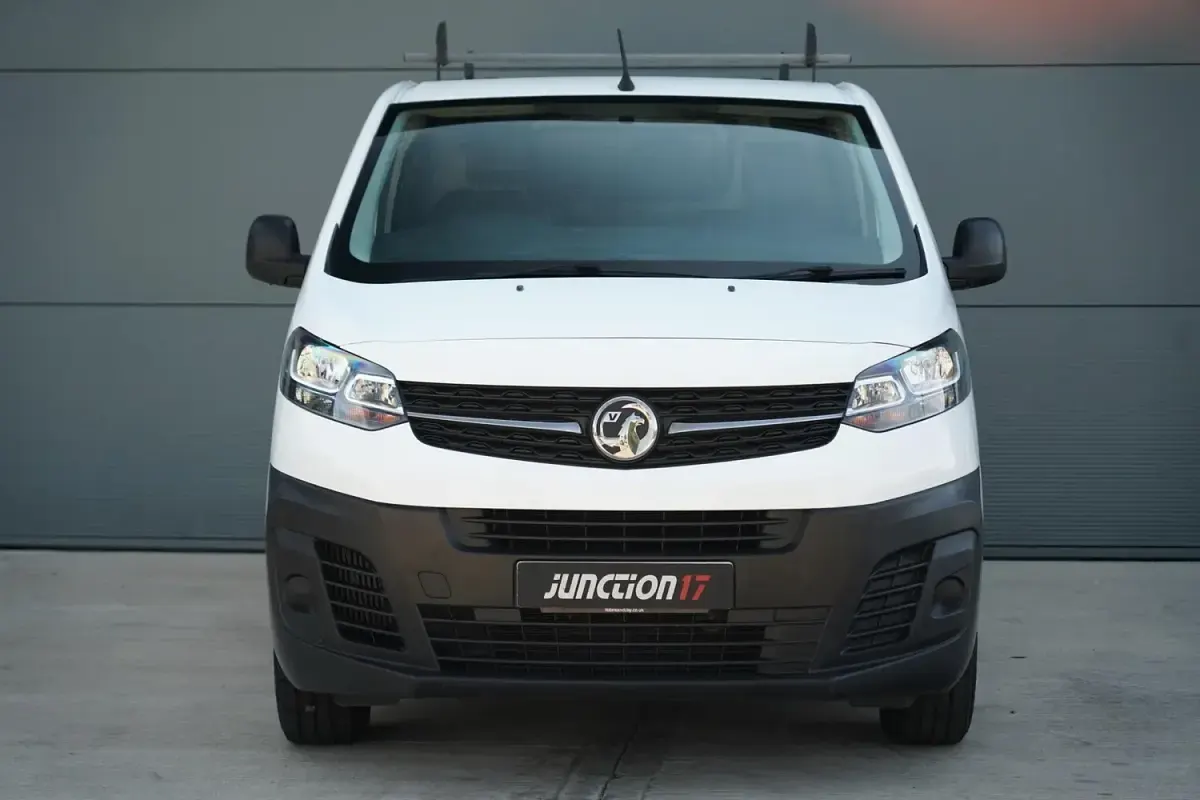 Used Vauxhall Vivaro Edition 100 HP (73 kW) 2020 White MPV