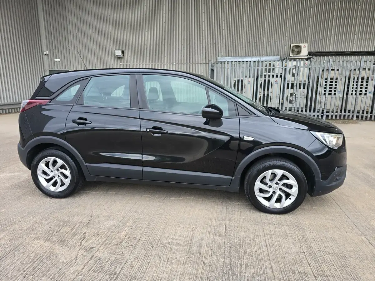 Used Vauxhall Crossland X S 110 HP (80 kW) 2019 Black SUV