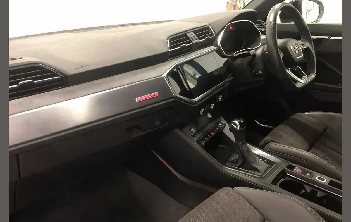 Used Audi Q3 Advanced 226 HP (166 kW) 2020 White SUV