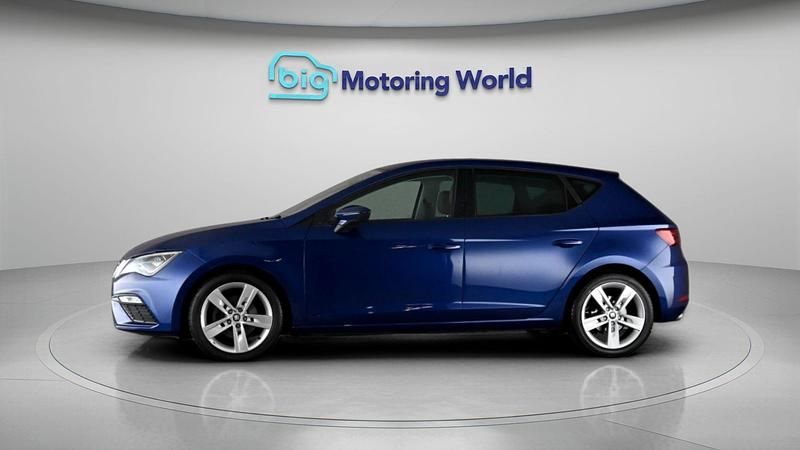 Used Seat Leon FR 125 HP (91 kW) 2018 Blue Hatchback