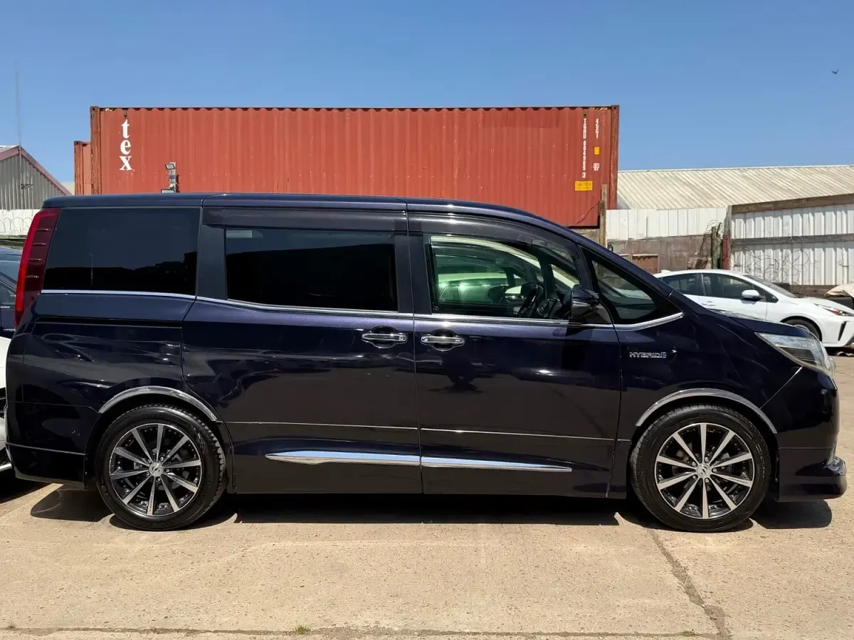 Used Toyota Noah 2015 Black MPV