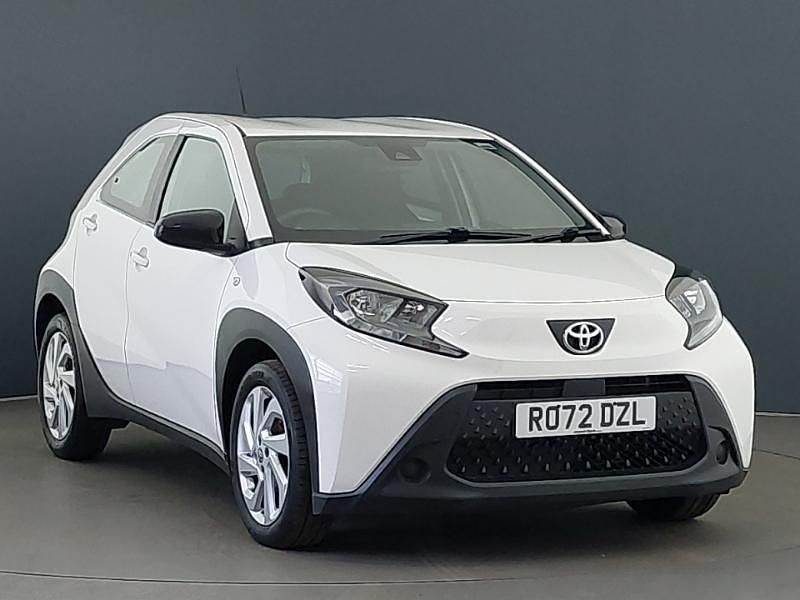White Used 2022 Toyota Aygo PURE Hatchback | £12,498 (Fair price) - Image 1/4