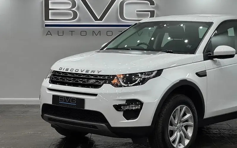 Used Land Rover Discovery Sport SE 241 HP (177 kW) 2017 White SUV
