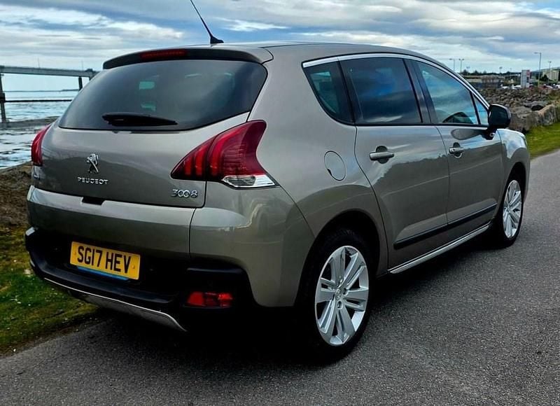 Used Peugeot 3008 Allure 120 HP (88 kW) 2017 Grey SUV