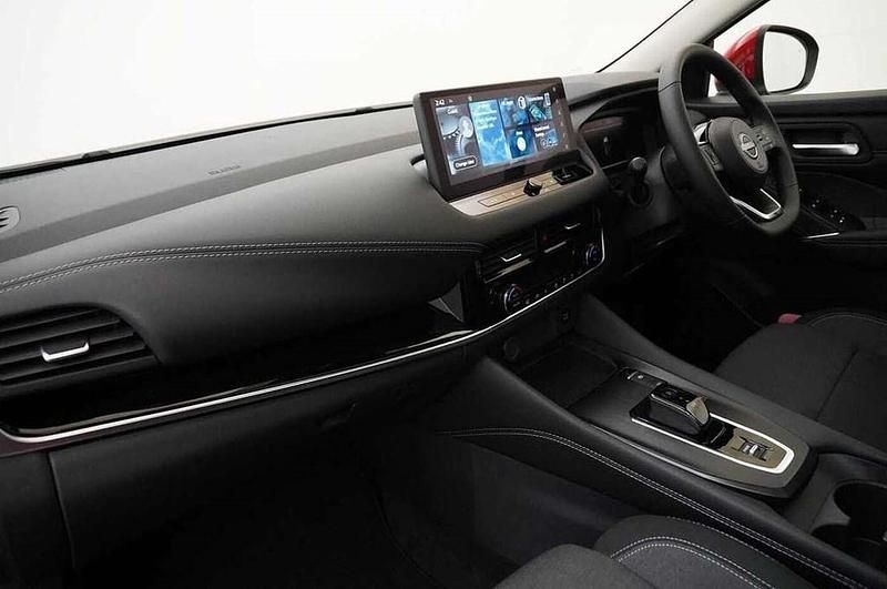 Used Nissan Qashqai N-Connecta 187 HP (137 kW) 2024 Red SUV