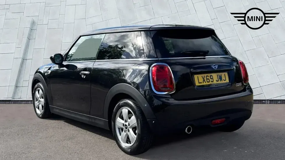 Used Mini Cooper Classic 134 HP (98 kW) 2019 Black Hatchback