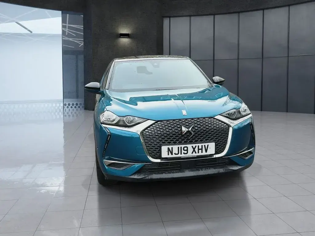 Used DS Automobiles DS3 Prestige 100 HP (73 kW) 2019 Blue MPV