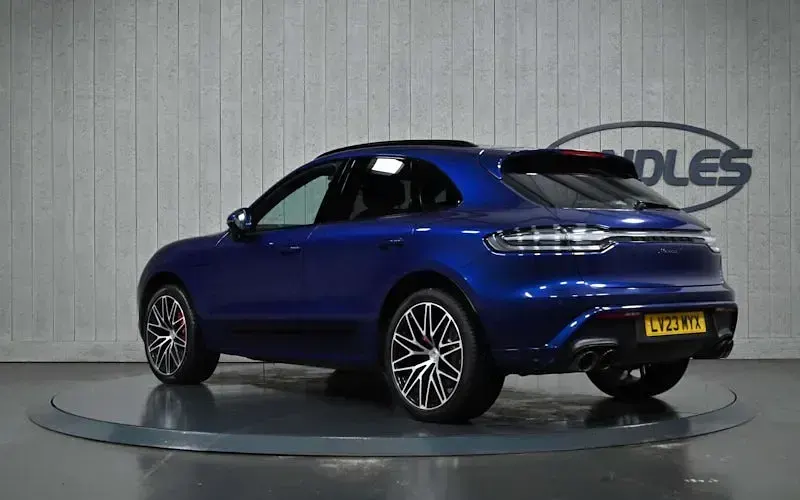 Used Porsche Macan 379 HP (278 kW) 2025 SUV