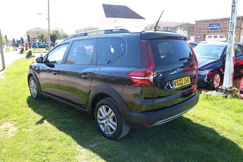 Usado Dacia Jogger Comfort 110 HP (80 kW) 2022 Preto Monovolume