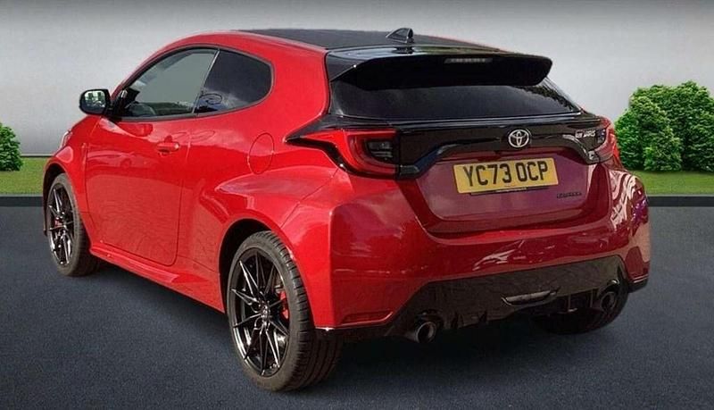 Used Toyota Yaris 257 HP (189 kW) 2023 Red Hatchback