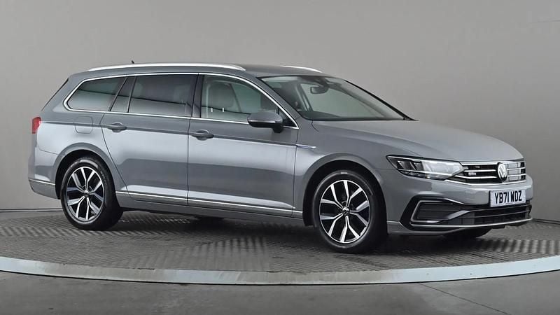 Used VW Passat GTE 218 HP (160 kW) 2022 Grey Estate