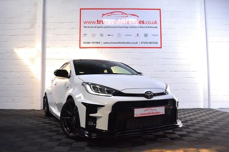 White Used 2021 Toyota Yaris Hatchback | £32,000 (Expensive) - Image 1/4