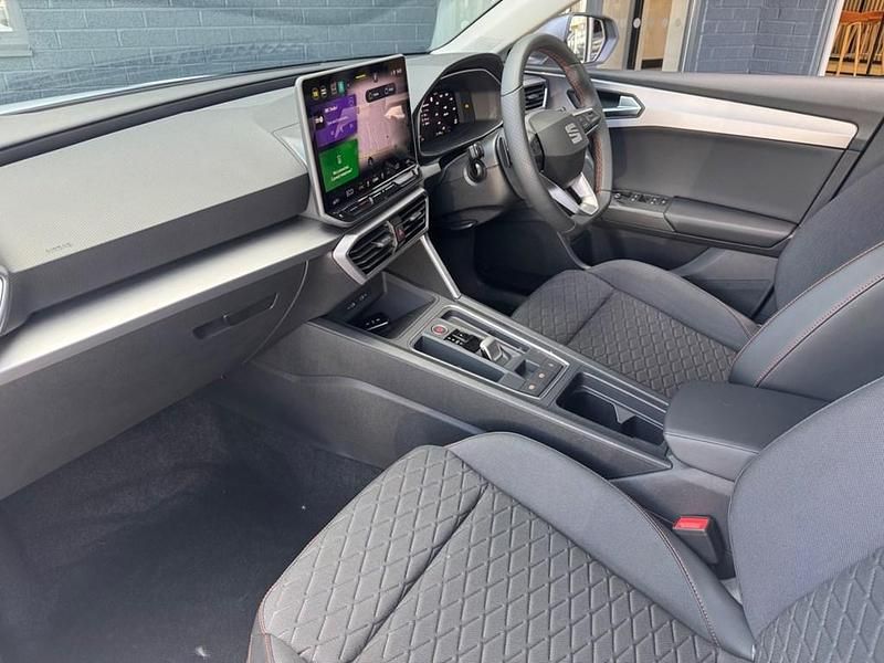 New Seat Leon FR 200 HP (147 kW) 2025 Glacial white Hatchback