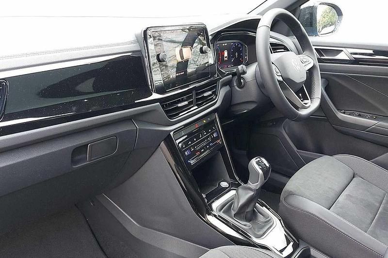 New VW T-Roc Design 2025 Ravenna blue metallic black SUV