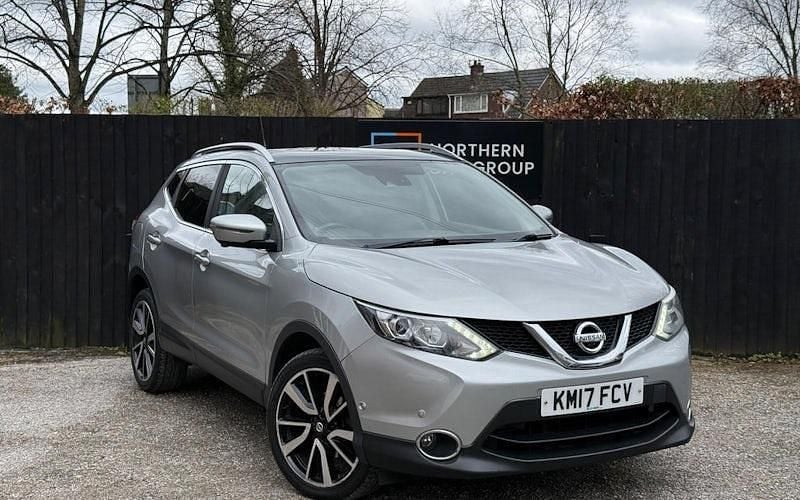 Used Nissan Qashqai Tekna 131 HP (96 kW) 2017 Silver SUV