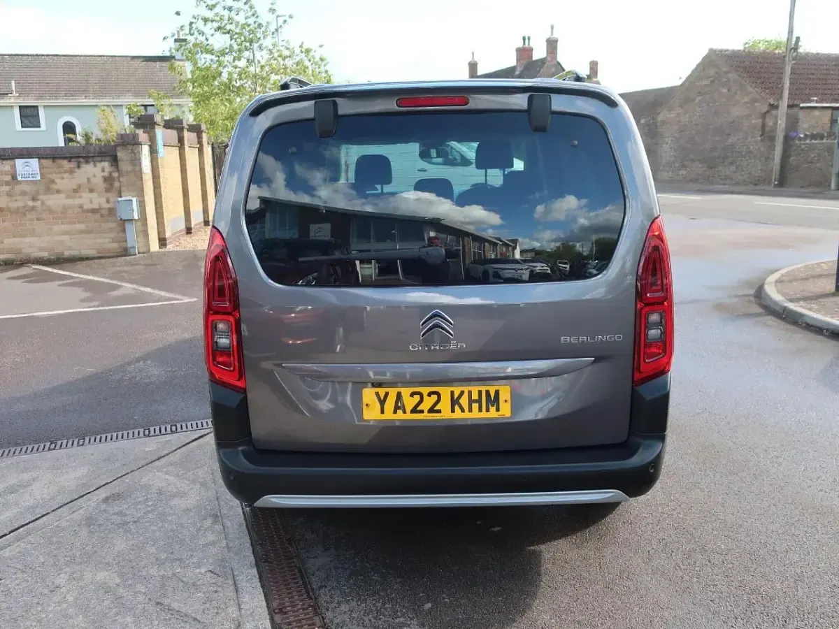 Used Citroën Berlingo XTR 128 HP (94 kW) 2022 Grey MPV