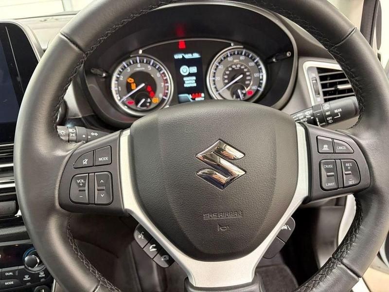 Used Suzuki SX4 129 HP (94 kW) 2024 White Hatchback