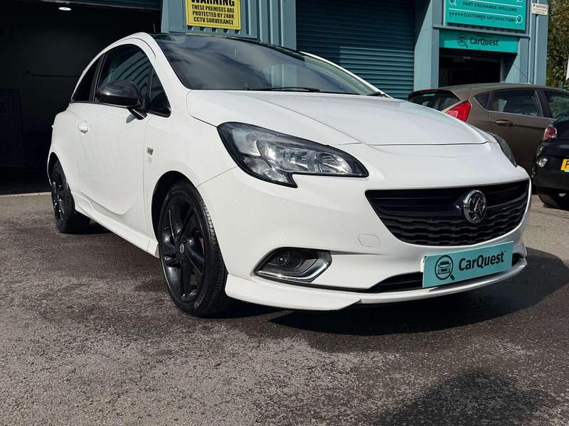 Used Vauxhall Corsa Edition 70 HP (51 kW) 2015 White Hatchback