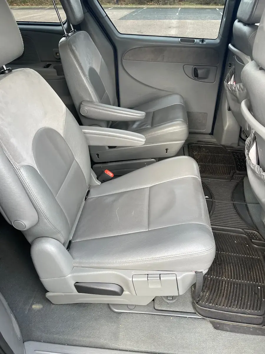 Used Chrysler Grand Voyager Limited 2005 Blue MPV