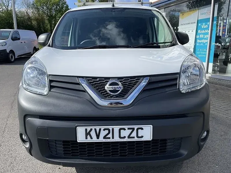 Used Nissan NV250 Acenta 95 HP (69 kW) 2021 White Van