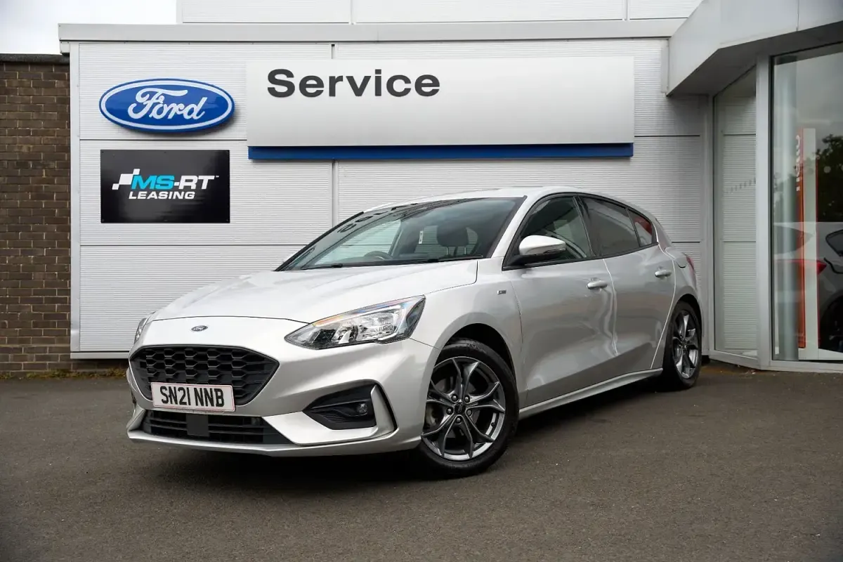 Used Ford Focus ST-Line 125 HP (91 kW) 2021 Moondust silver Hatchback
