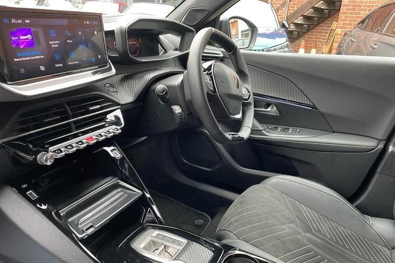 Used Peugeot e-2008 GT 113 kW (154 HP) 2024 White SUV