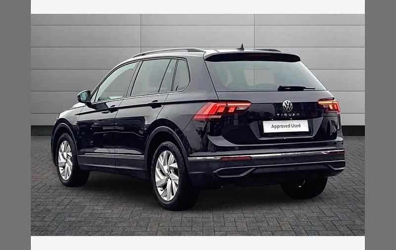 Used VW Tiguan Life 150 HP (110 kW) 2021 Black SUV