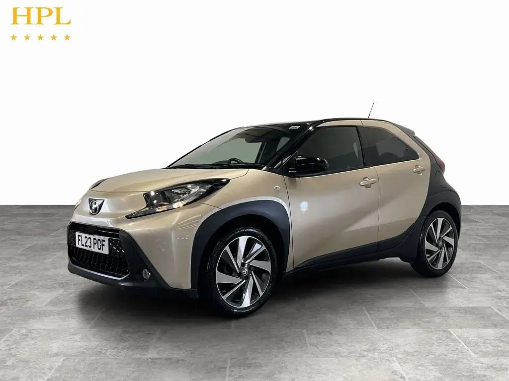 Used Toyota Aygo X 72 HP (52 kW) 2023 Beige SUV